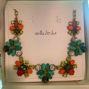 NWT Stella & Dot statement necklace 🌸